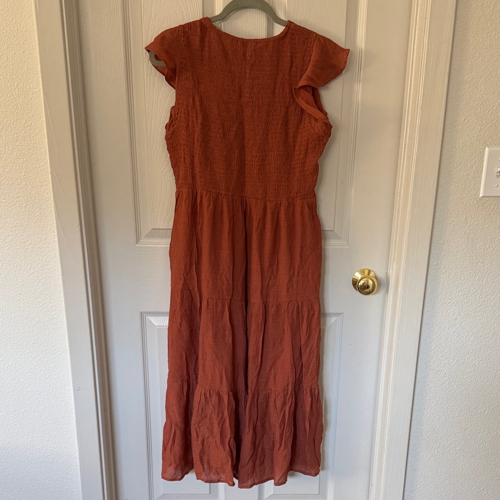 Rust colored Midi Dress/maxi dress with pockets!